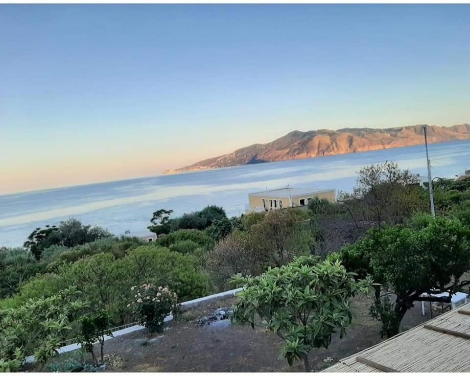 Villa Insolia Santa Marina Salina Rom bilde